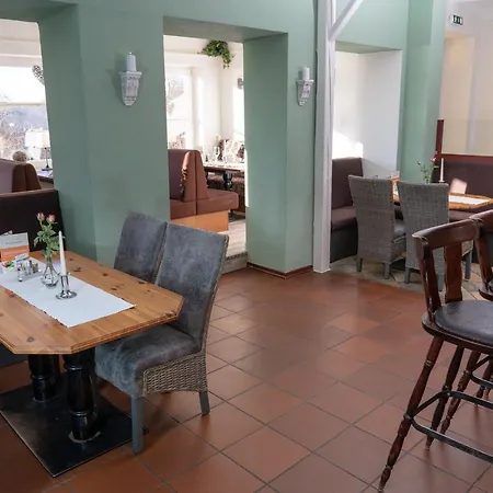 Hotel Am Wasserschloss 3*